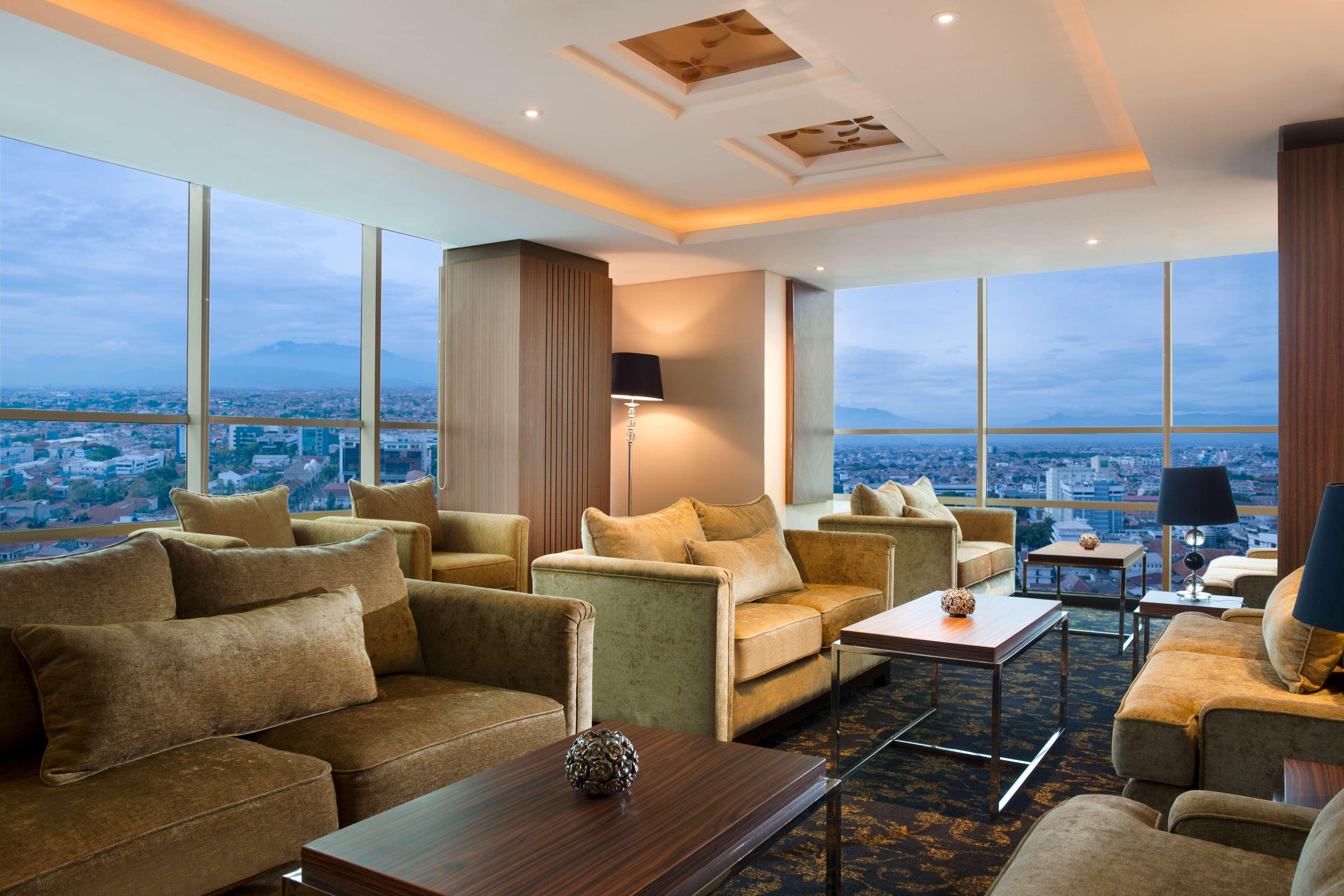 Best Western Premier La Grande Бандунг Екстериор снимка