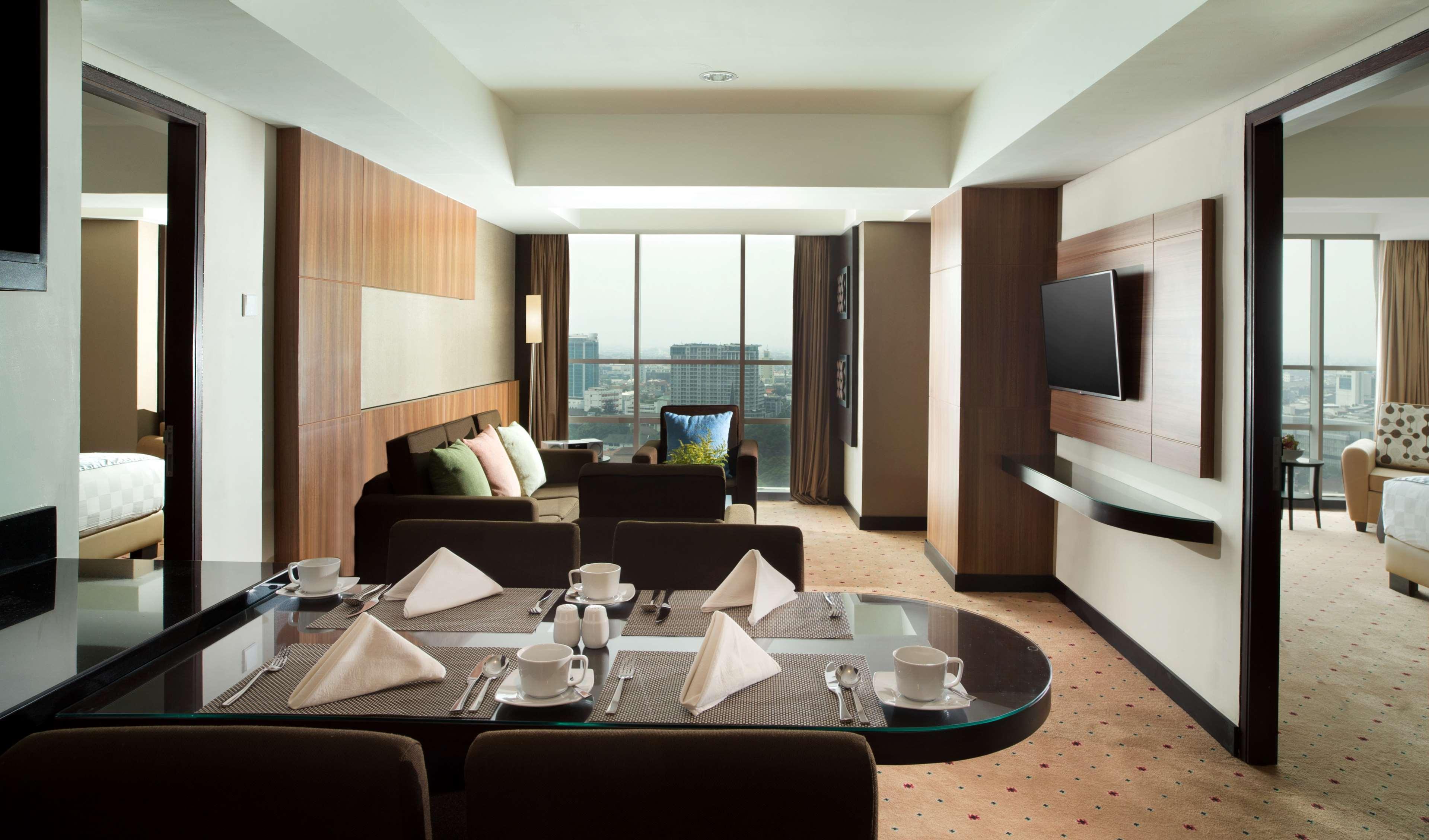 Best Western Premier La Grande Бандунг Екстериор снимка