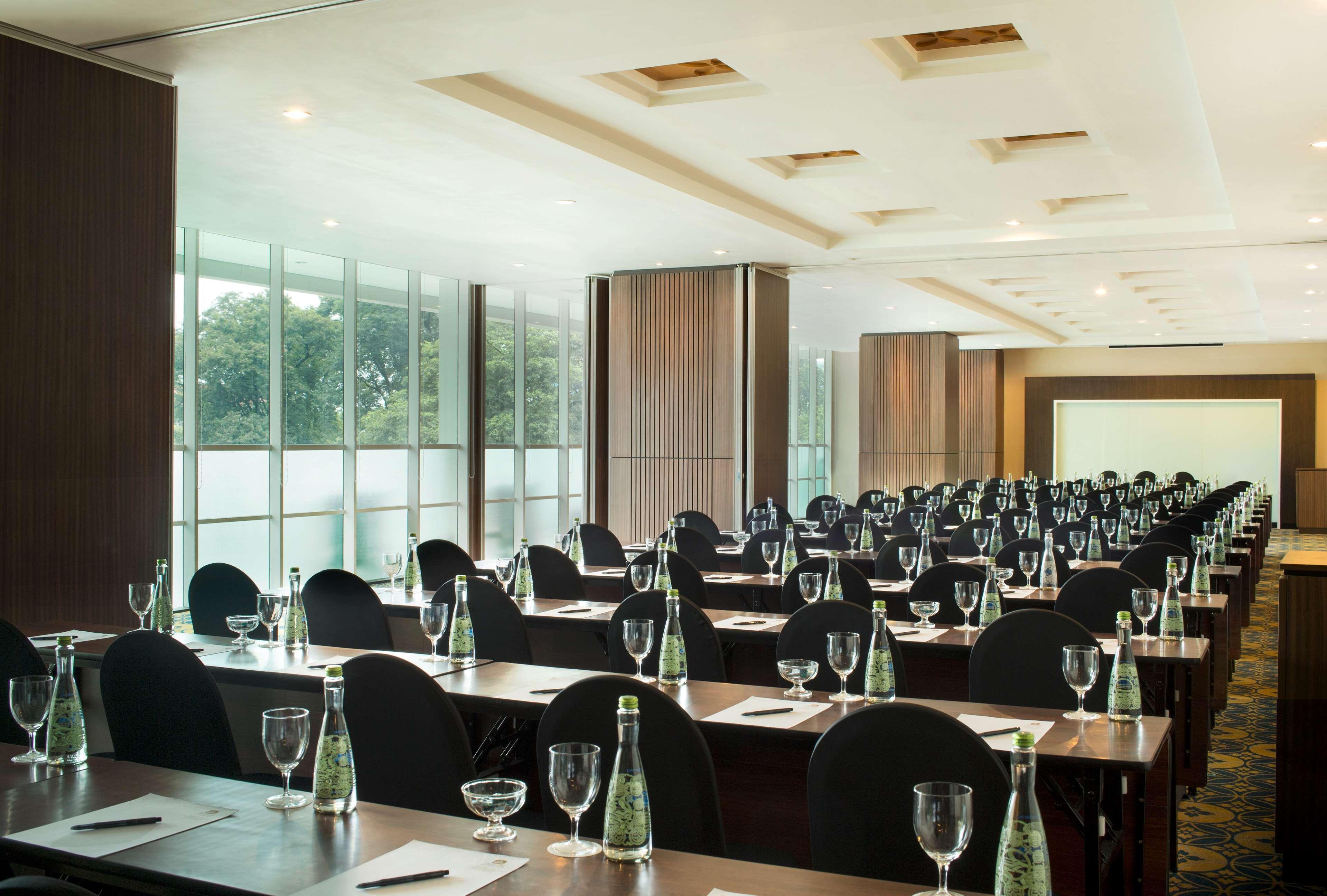 Best Western Premier La Grande Бандунг Екстериор снимка