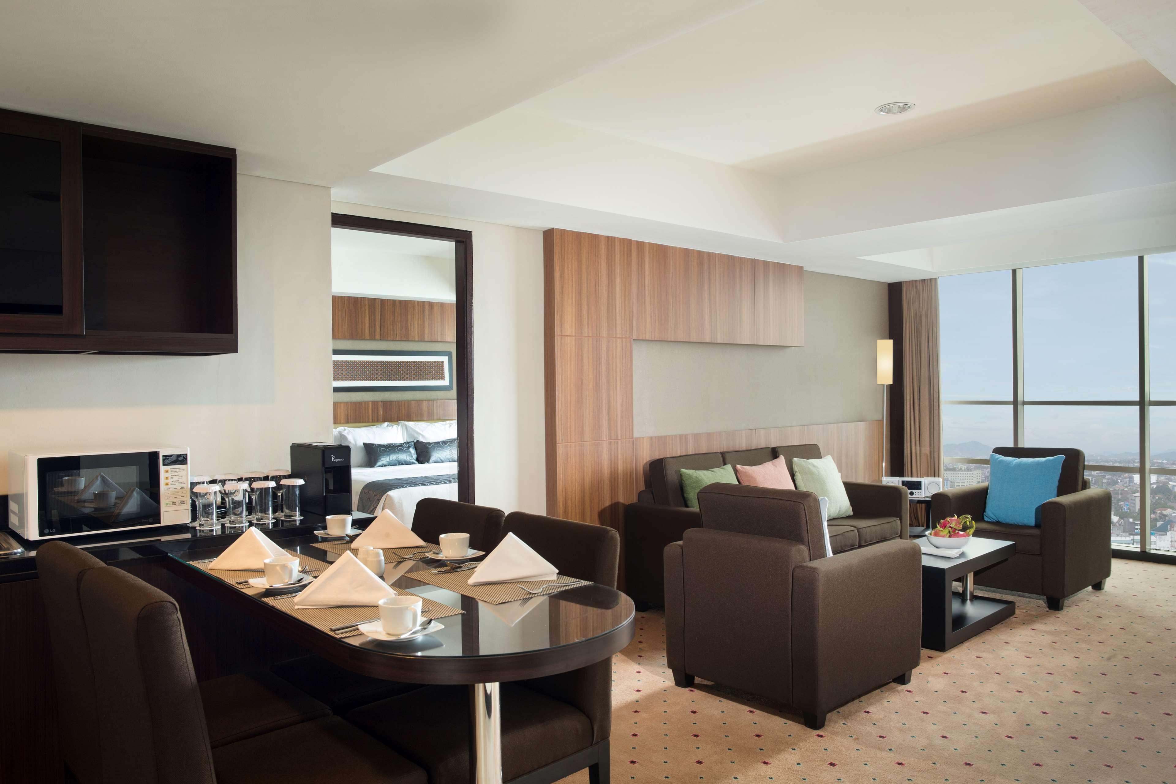 Best Western Premier La Grande Бандунг Екстериор снимка