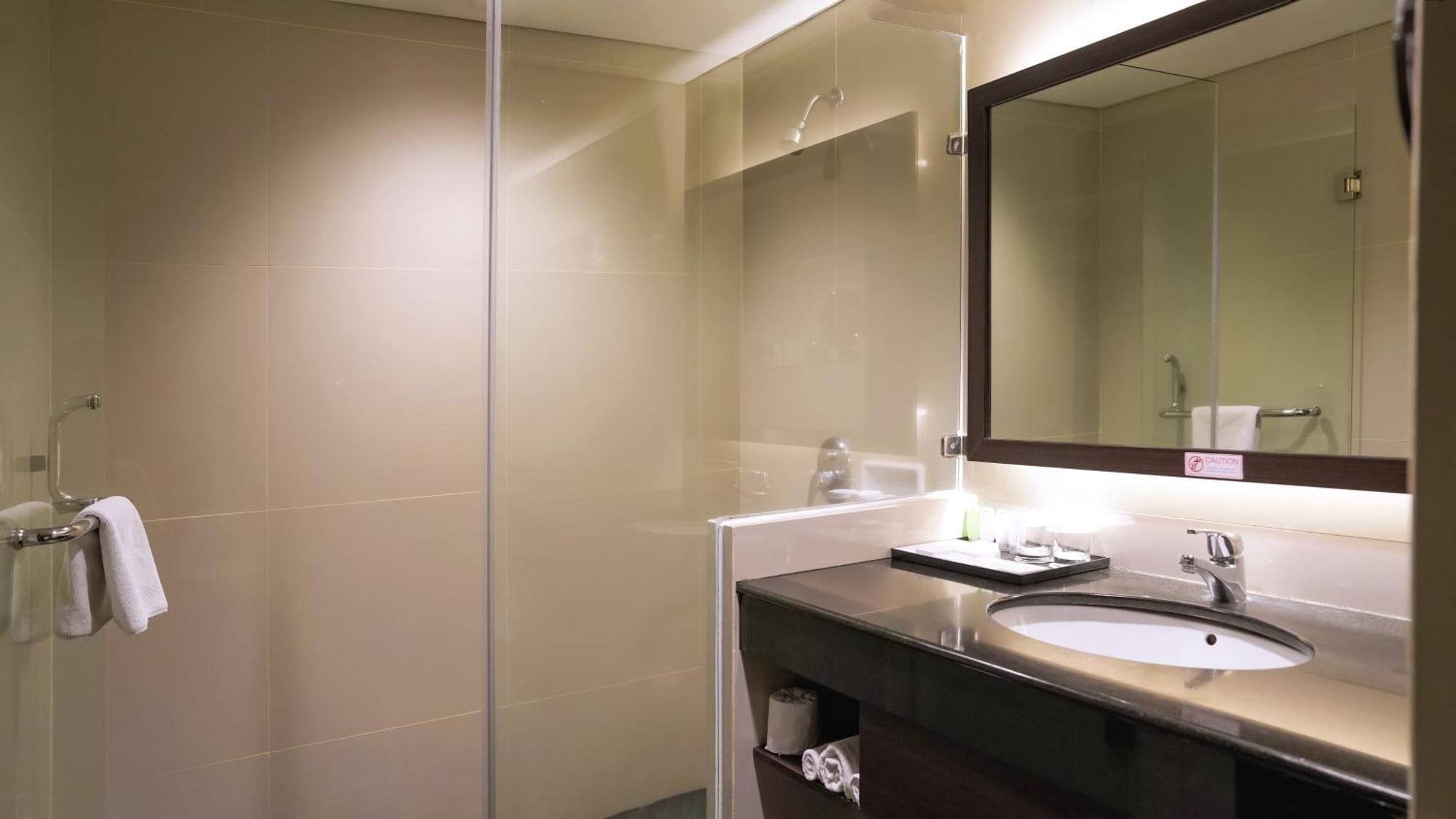 Best Western Premier La Grande Бандунг Екстериор снимка
